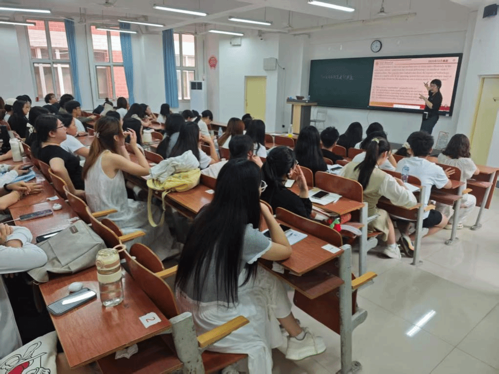 公共教育学院举办四级阅读专题讲座